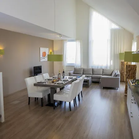 Luxurious Penthouse With Wellness Area, In Nature アパート ハイムバッハ