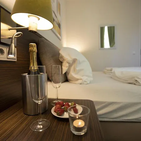 Luxurious Penthouse With Wellness Area, In Nature アパート ハイムバッハ